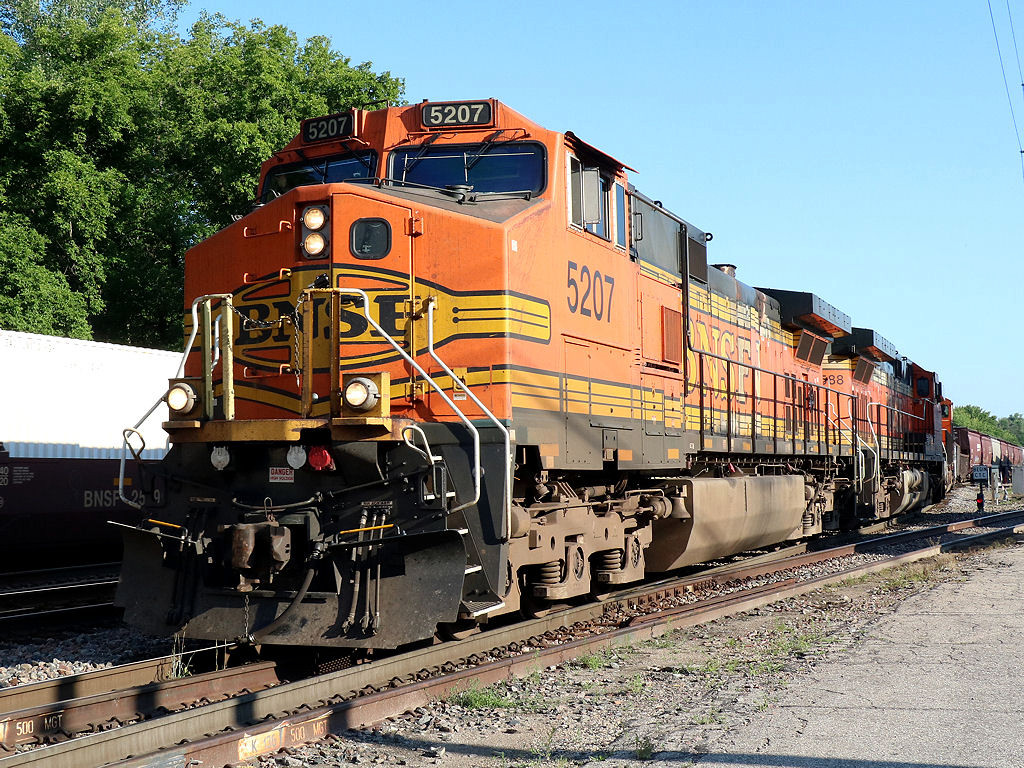 BNSF 5207